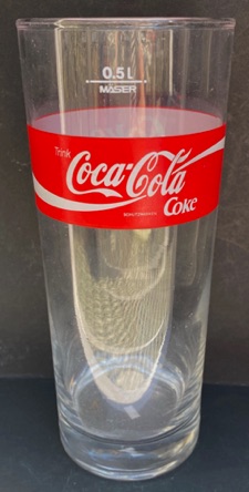 309073-1 € 4,50 coca cola glas rood witte rand D7 H 18 cm.jpeg